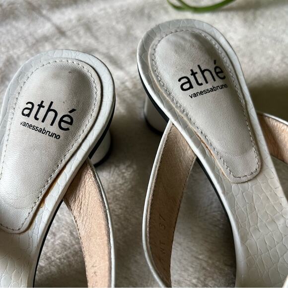 Athé Vanessa Bruno White Croc Embossed Leather Block Heel Sandals - Picture 3 of 10